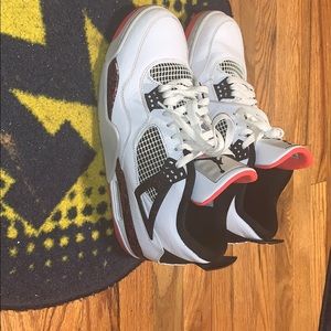 Jordan 4